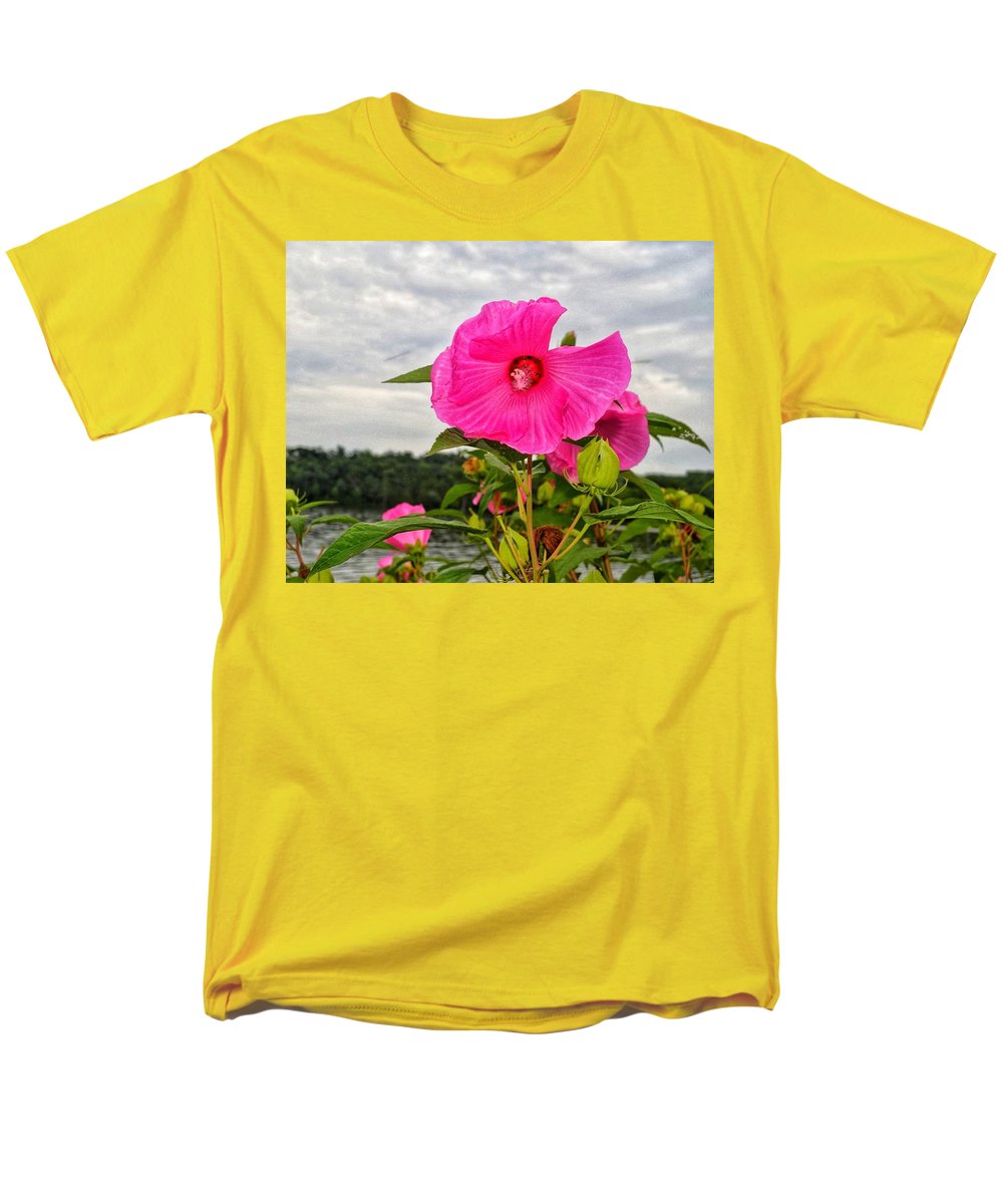 Lakeside Stunner - Men's T-Shirt (Regular Fit)