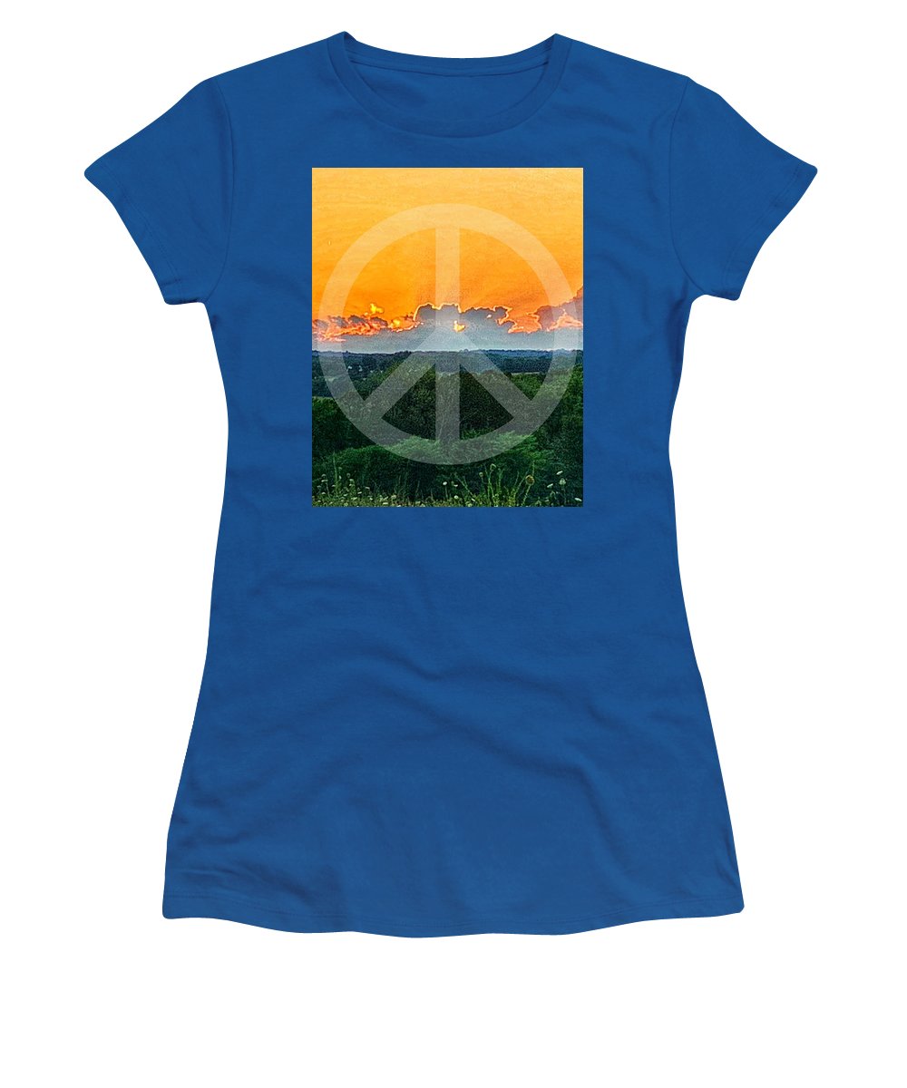Peace on Earth - Women's T-Shirt