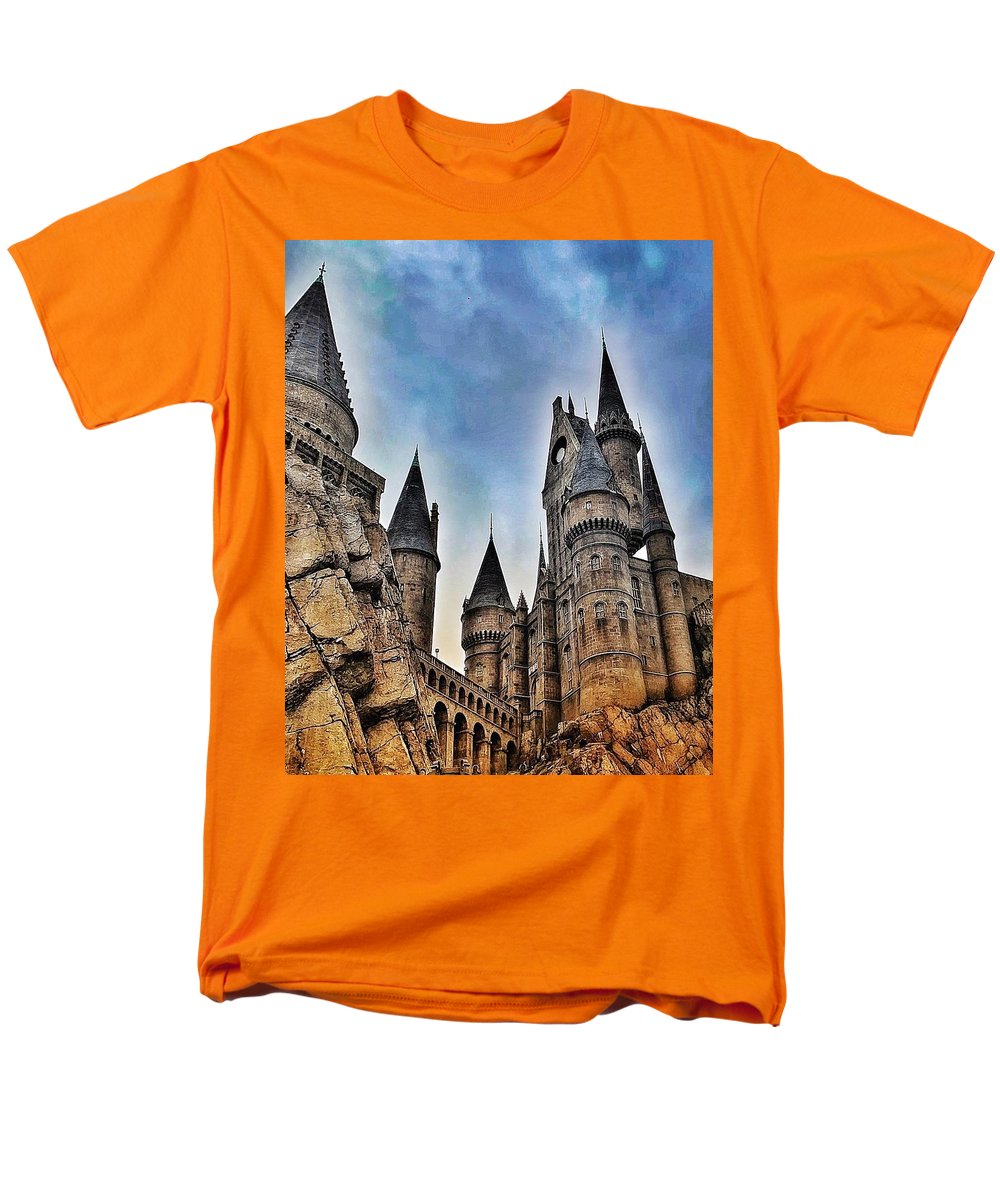 School of Witchcraft and Wizardry - Men's T-Shirt (Regular Fit)