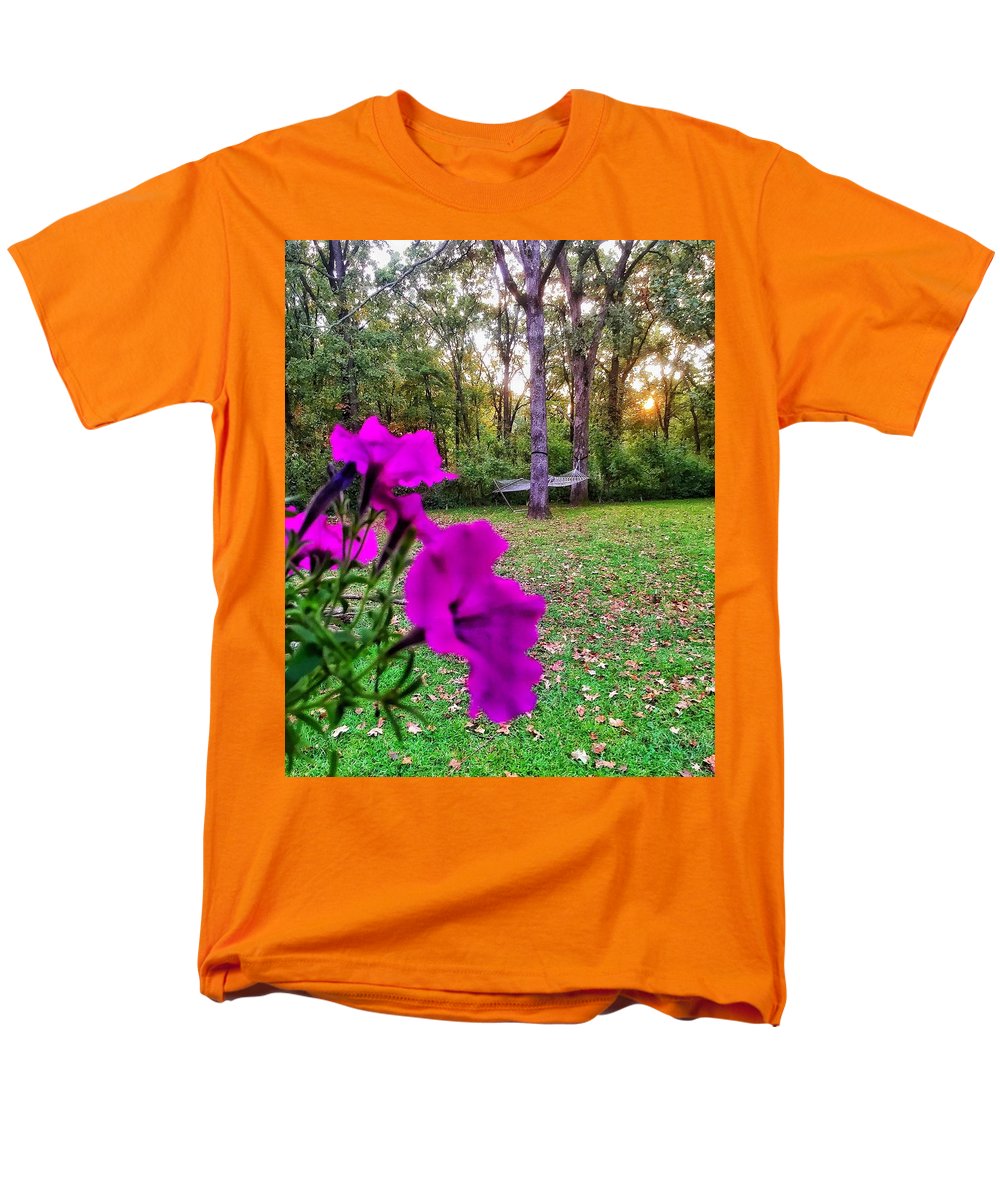 Backyard Bliss - Men's T-Shirt  (Regular Fit)