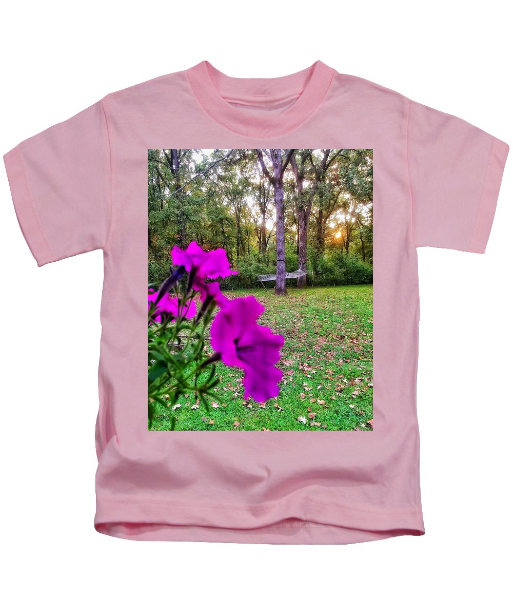 Backyard Bliss - Kids T-Shirt