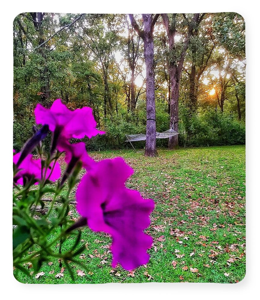 Backyard Bliss - Blanket