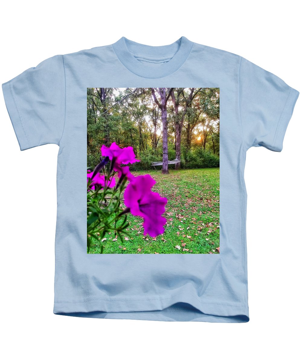 Backyard Bliss - Kids T-Shirt