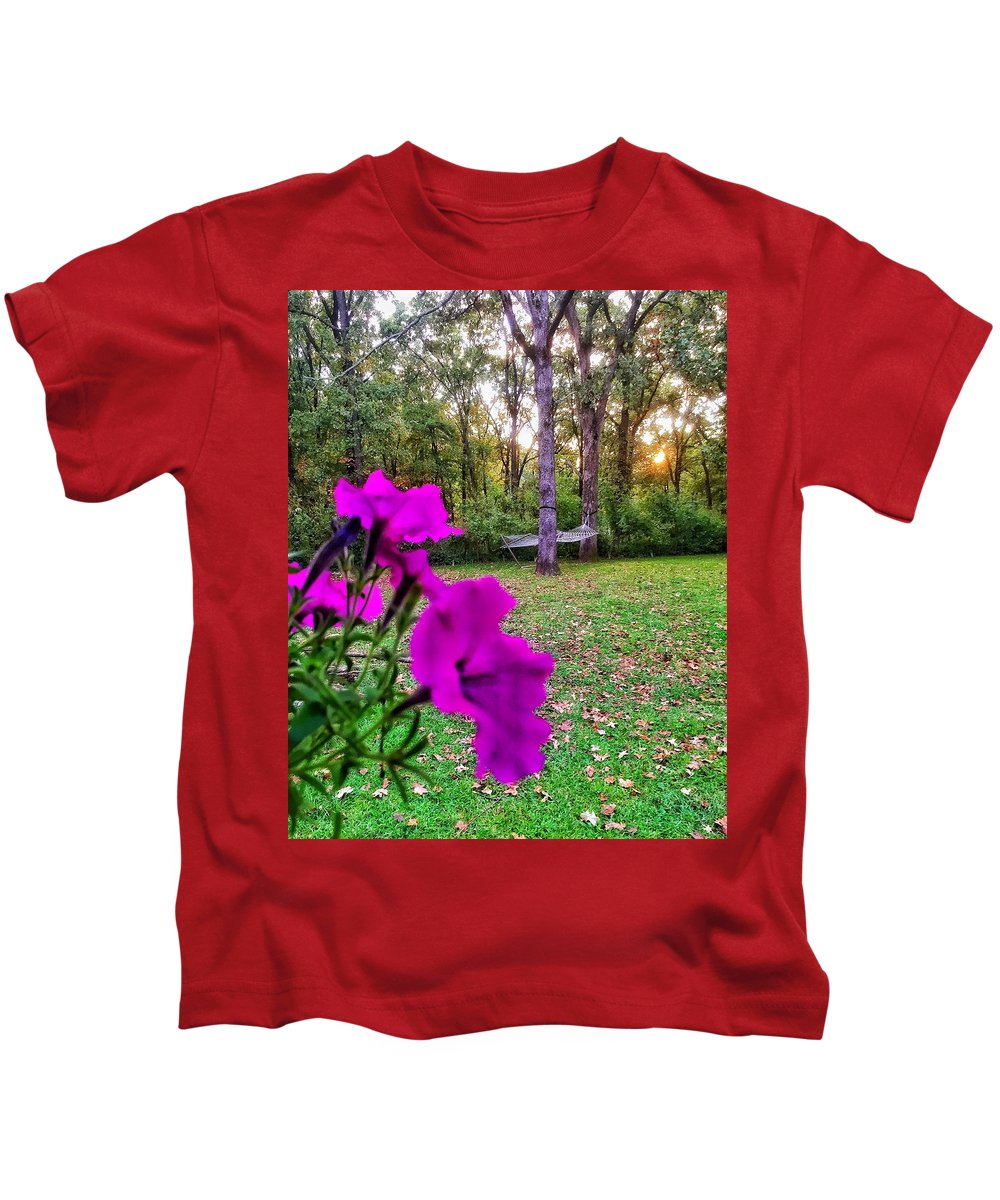 Backyard Bliss - Kids T-Shirt