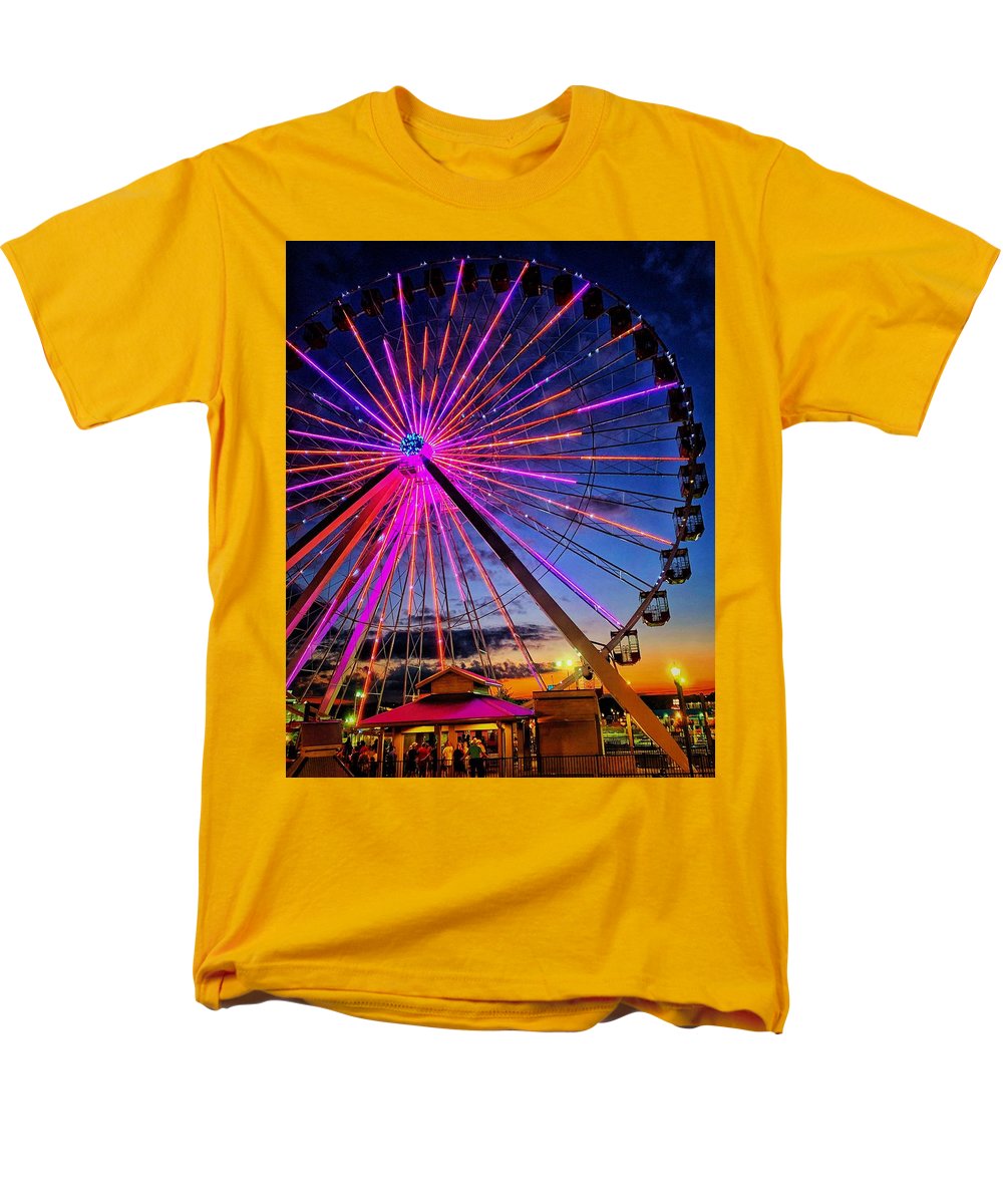 Branson Wheel - Men's T-Shirt  (Regular Fit)