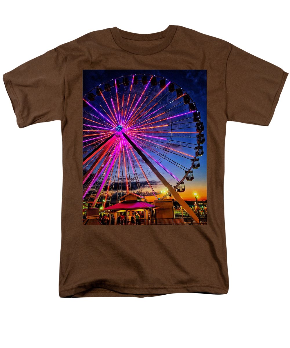 Branson Wheel - Men's T-Shirt  (Regular Fit)