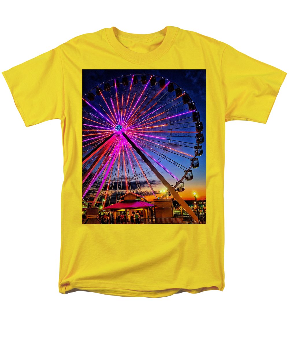 Branson Wheel - Men's T-Shirt  (Regular Fit)