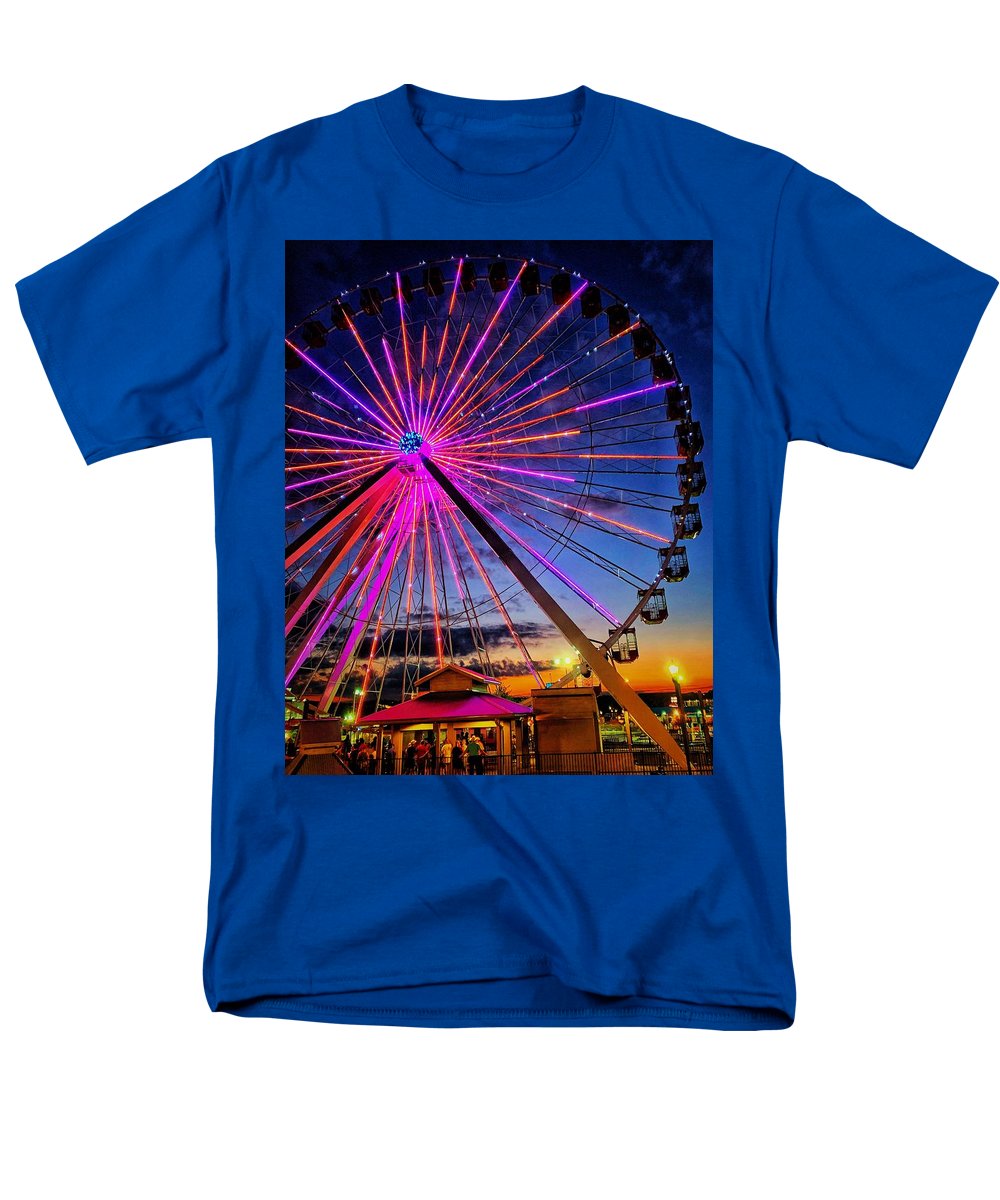 Branson Wheel - Men's T-Shirt  (Regular Fit)