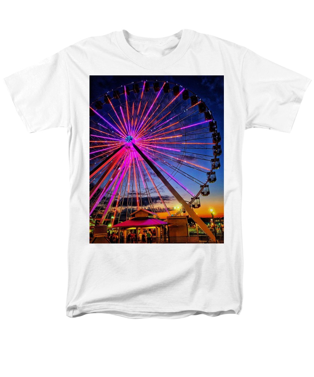 Branson Wheel - Men's T-Shirt  (Regular Fit)