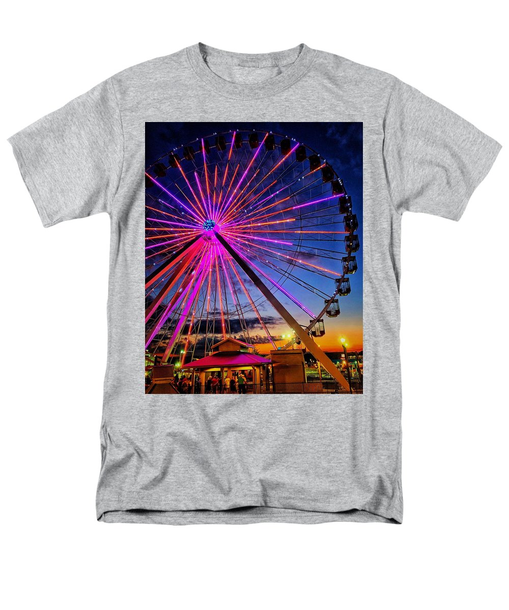 Branson Wheel - Men's T-Shirt  (Regular Fit)