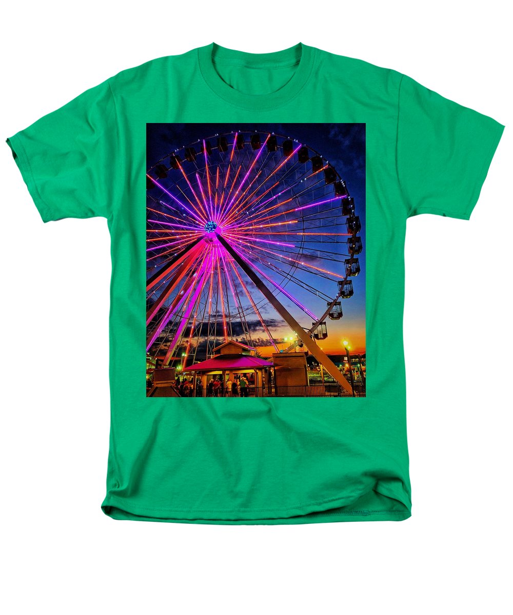 Branson Wheel - Men's T-Shirt  (Regular Fit)