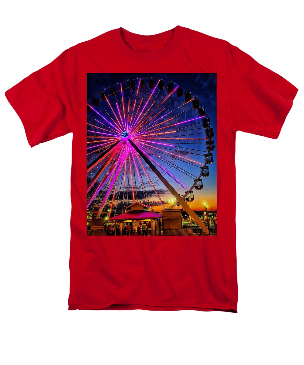 Branson Wheel - Men's T-Shirt  (Regular Fit)