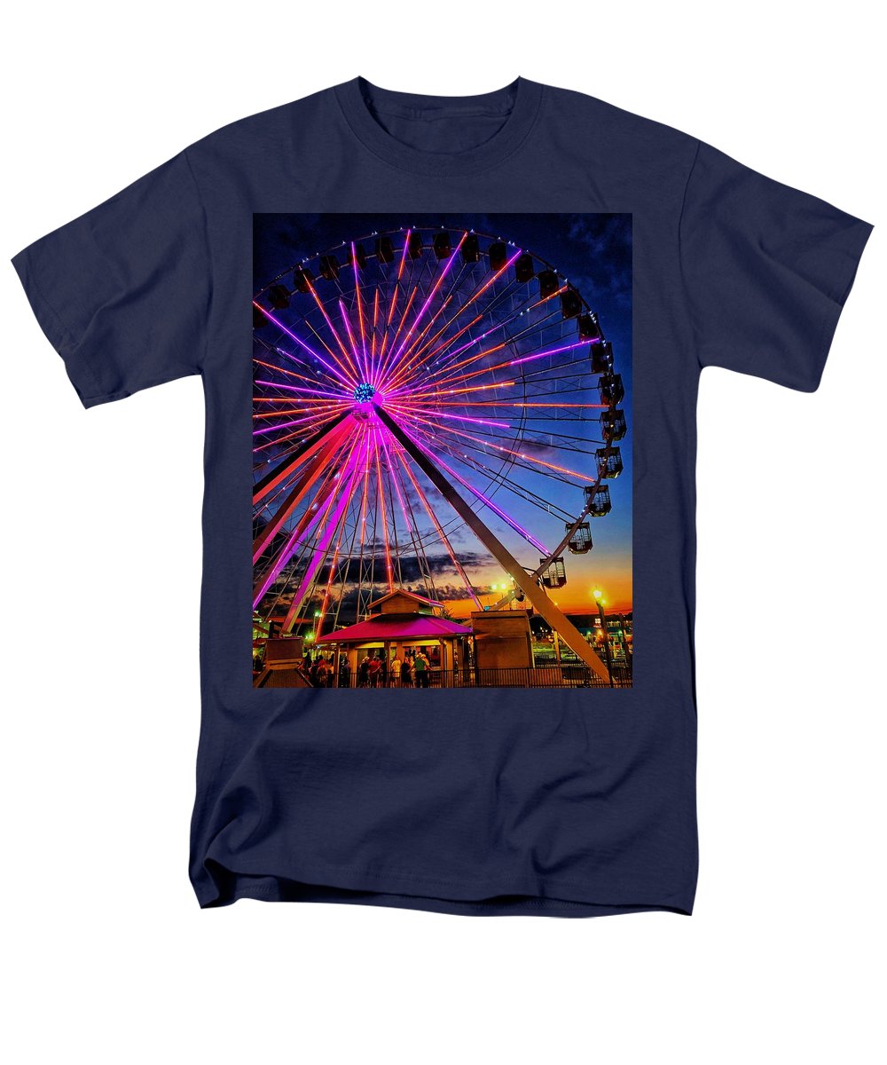 Branson Wheel - Men's T-Shirt  (Regular Fit)