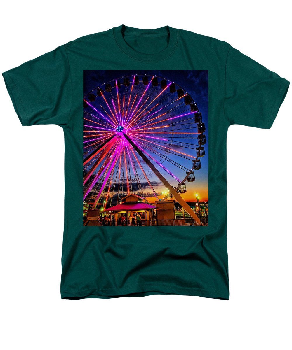 Branson Wheel - Men's T-Shirt  (Regular Fit)