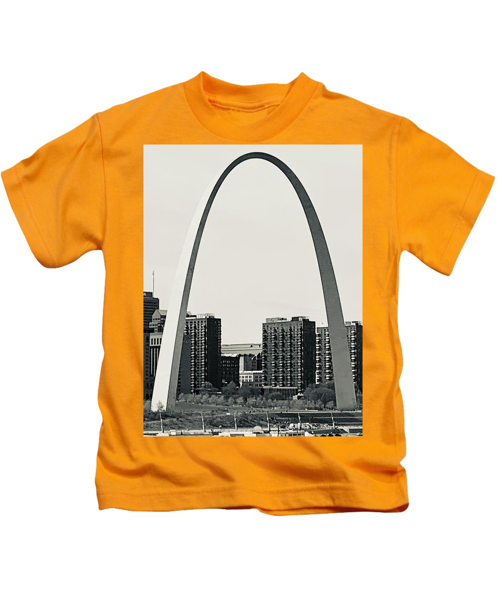 Driveby Shot of the Arch - Kids T-Shirt