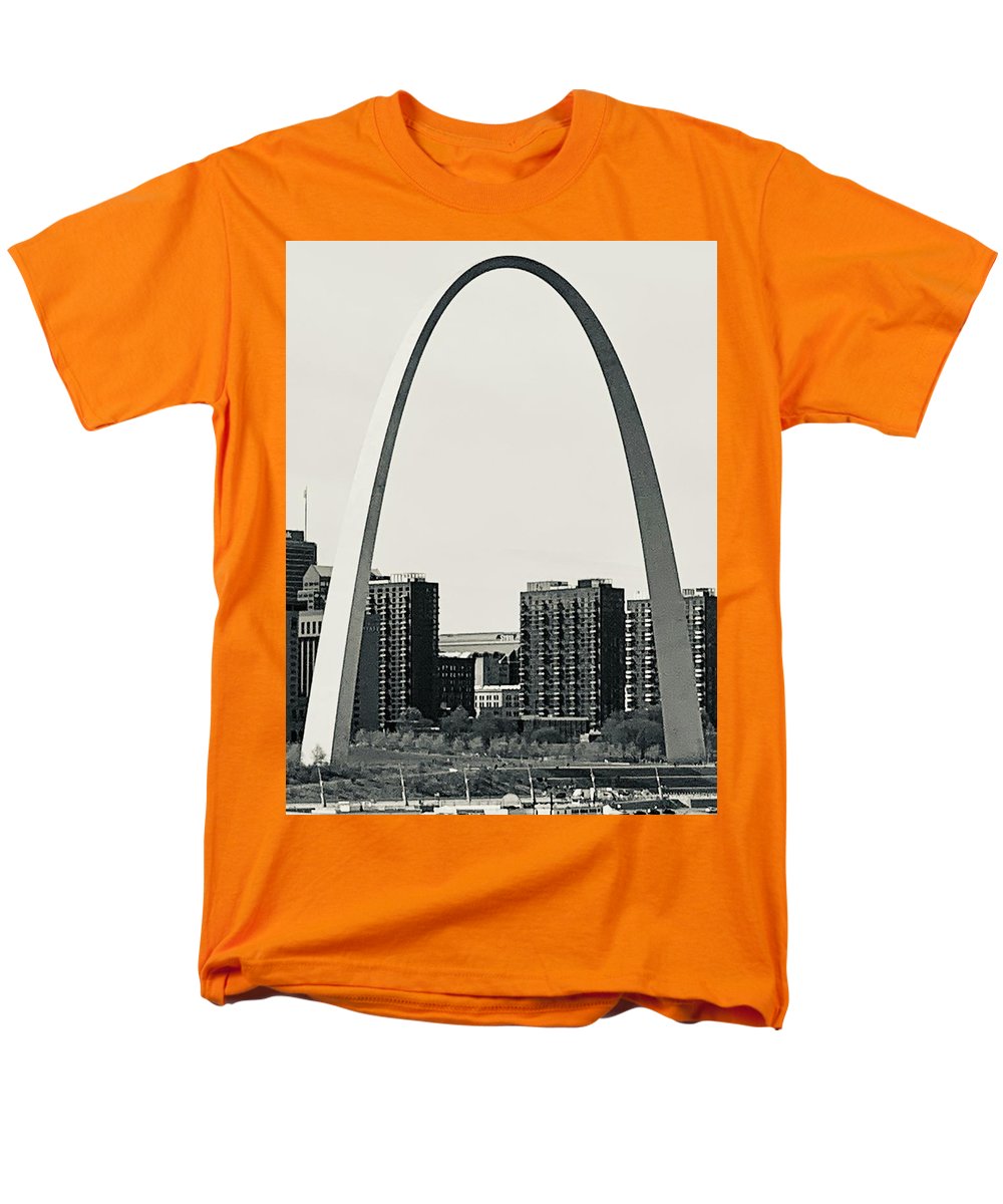 Driveby Shot of the Arch - Men's T-Shirt  (Regular Fit)