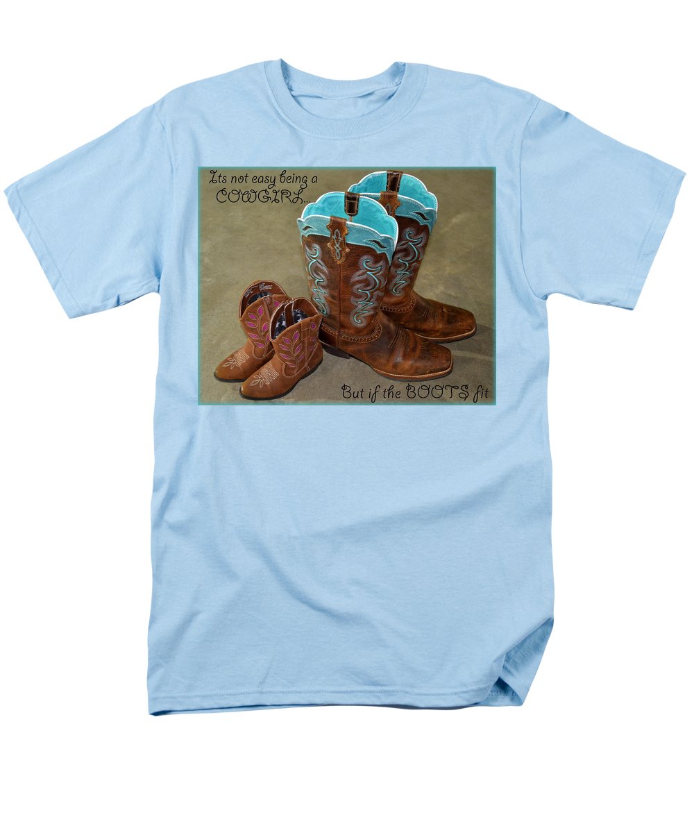 It's Not Easy Being s Cowgirl - Men's T-Shirt  (Regular Fit)