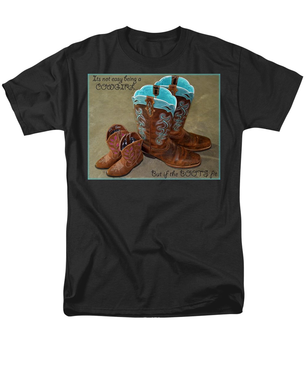 It's Not Easy Being s Cowgirl - Men's T-Shirt  (Regular Fit)