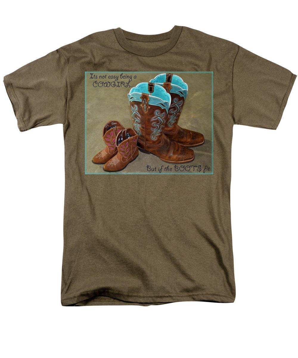 It's Not Easy Being s Cowgirl - Men's T-Shirt  (Regular Fit)