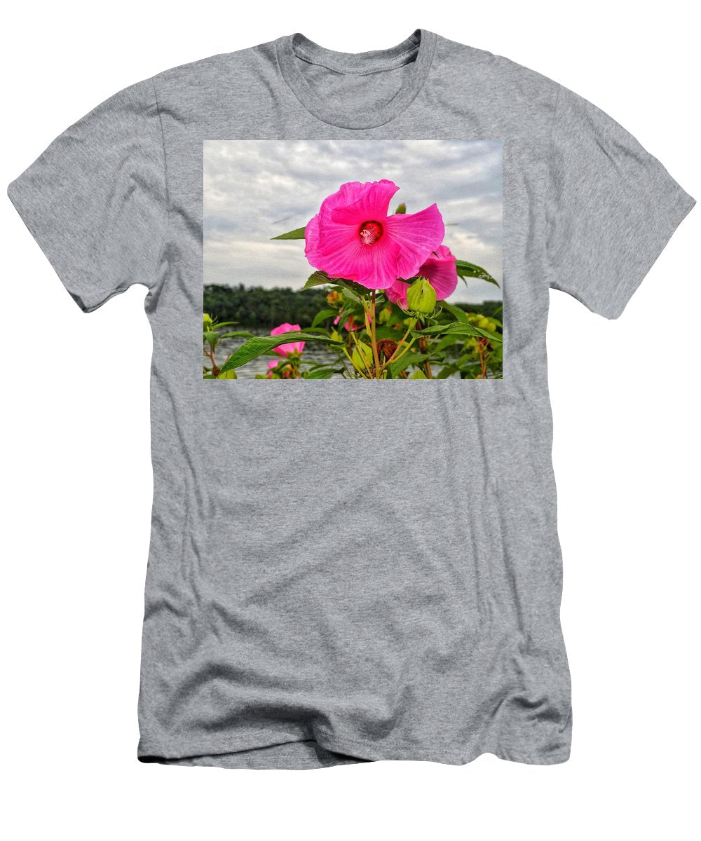 Lakeside Stunner - T-Shirt