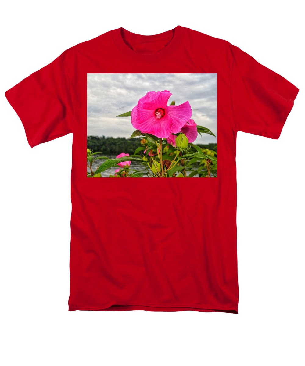 Lakeside Stunner - Men's T-Shirt  (Regular Fit)