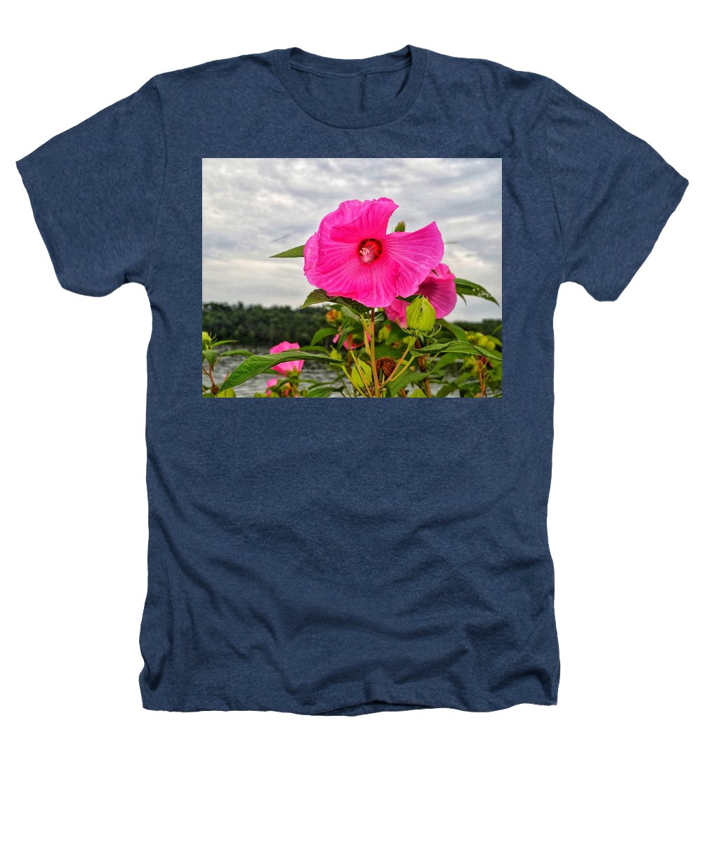 Lakeside Stunner - Heathers T-Shirt