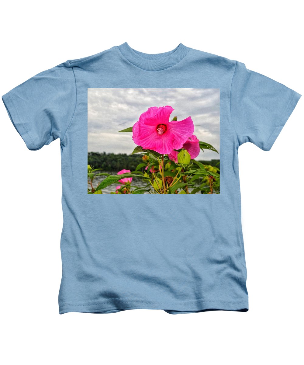 Lakeside Stunner - Kids T-Shirt