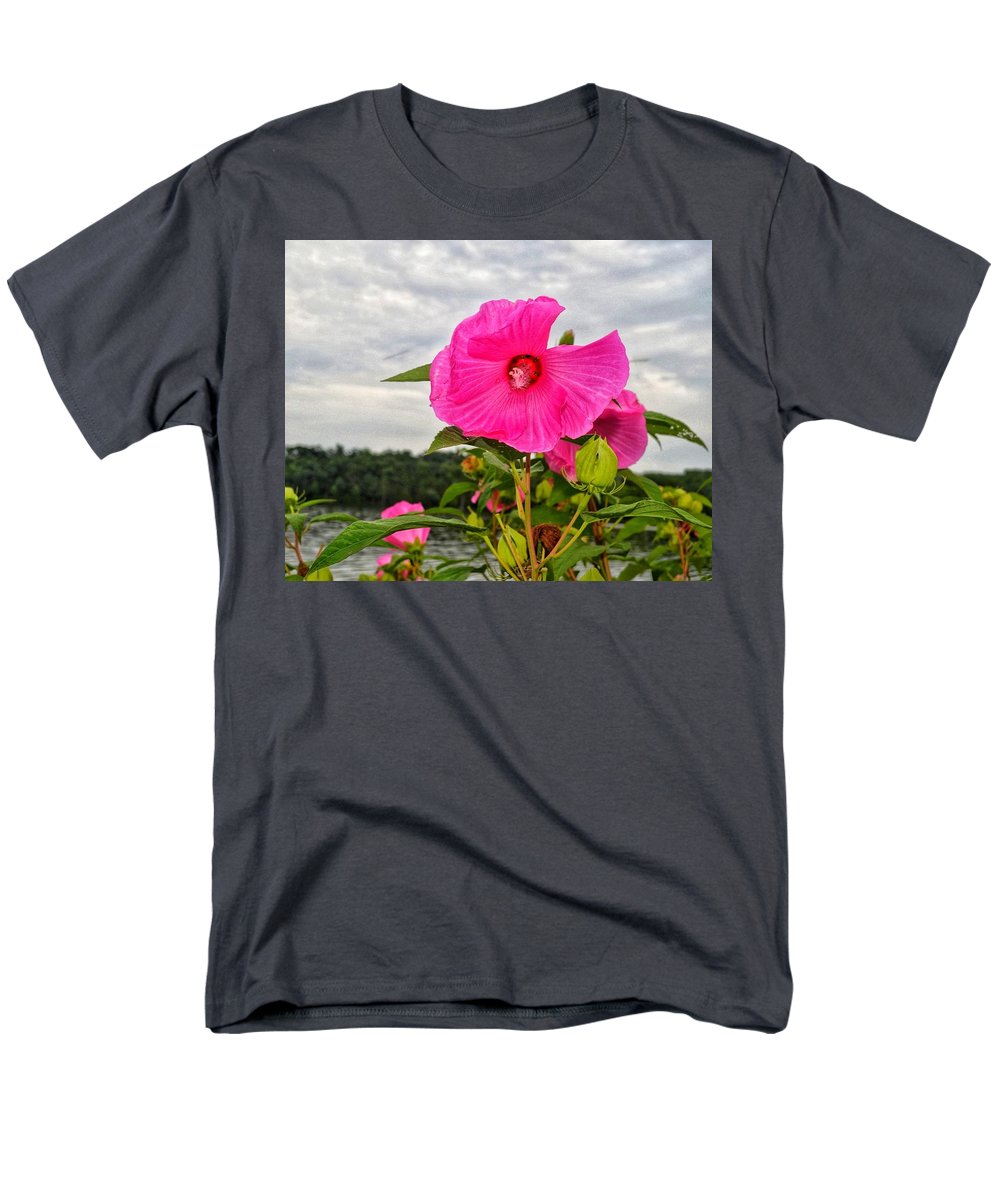 Lakeside Stunner - Men's T-Shirt  (Regular Fit)