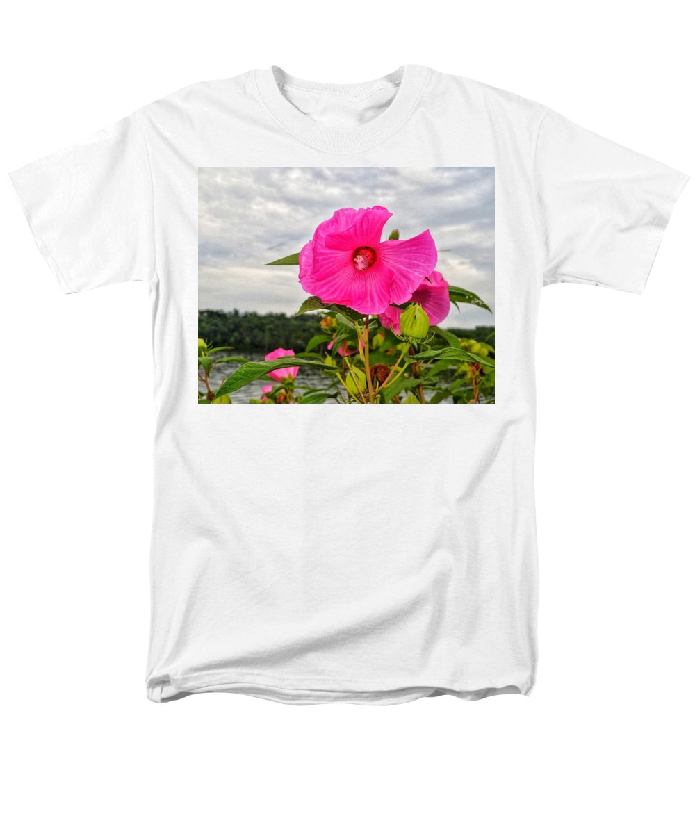 Lakeside Stunner - Men's T-Shirt  (Regular Fit)