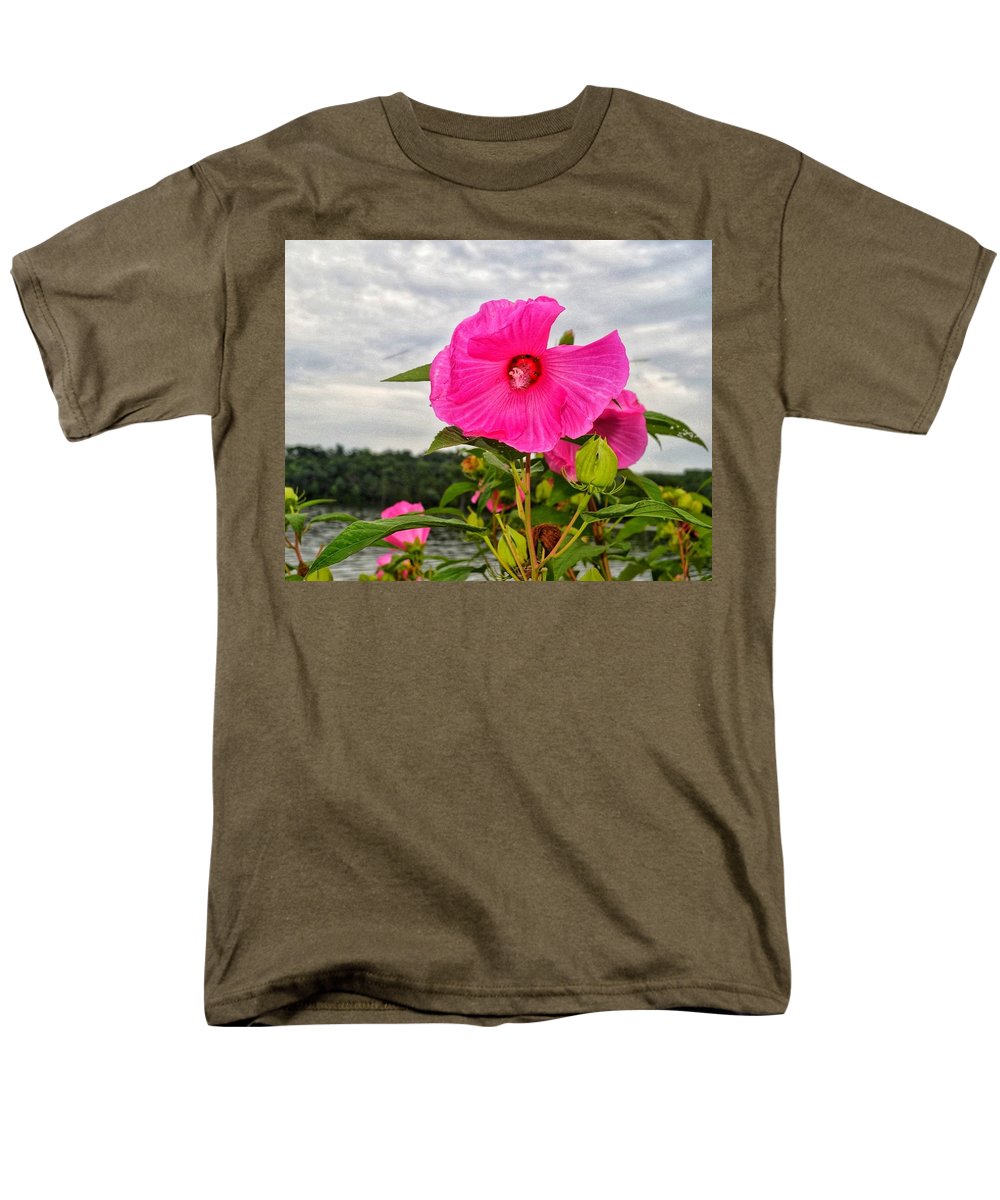 Lakeside Stunner - Men's T-Shirt  (Regular Fit)