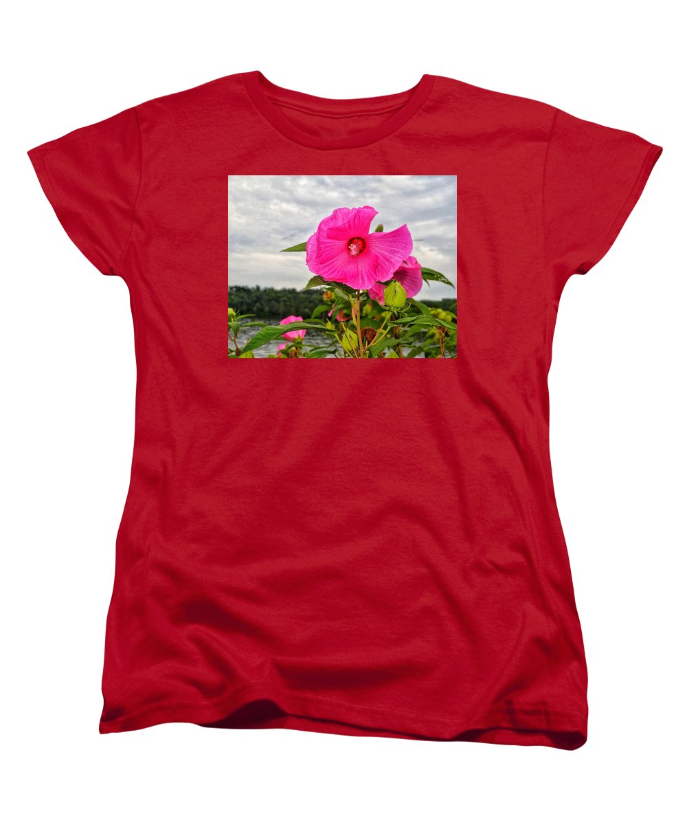 Lakeside Stunner - Women's T-Shirt (Standard Fit)