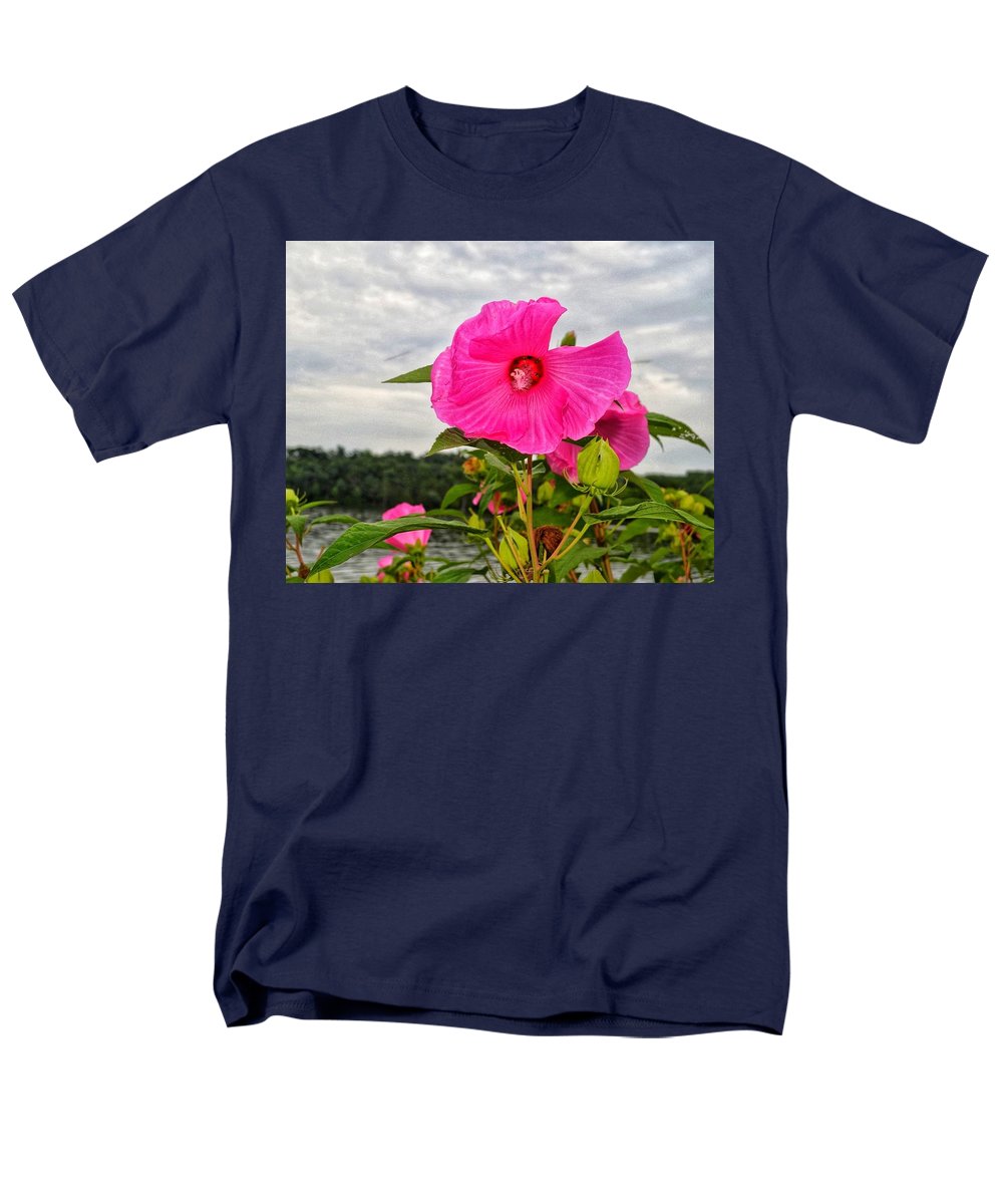 Lakeside Stunner - Men's T-Shirt  (Regular Fit)