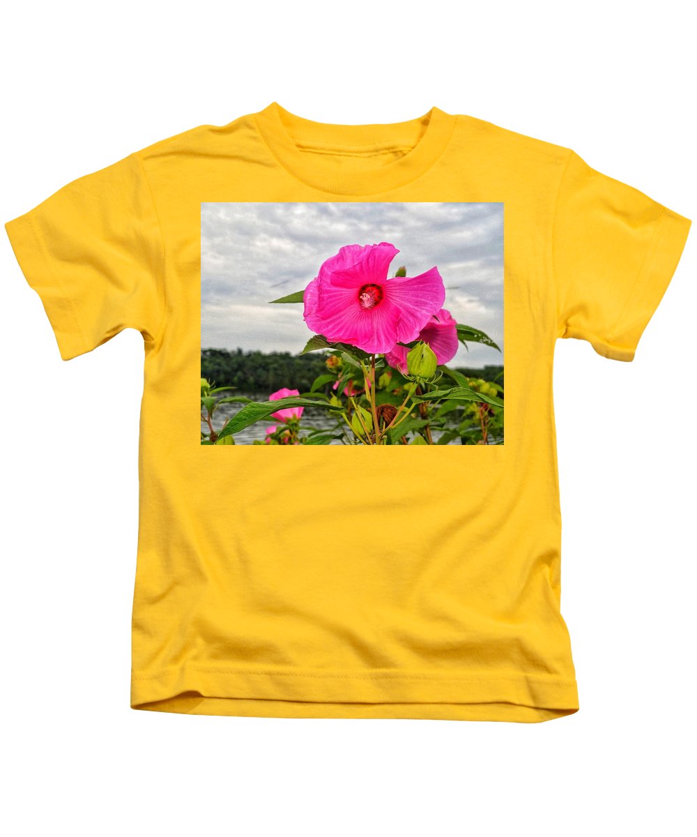 Lakeside Stunner - Kids T-Shirt