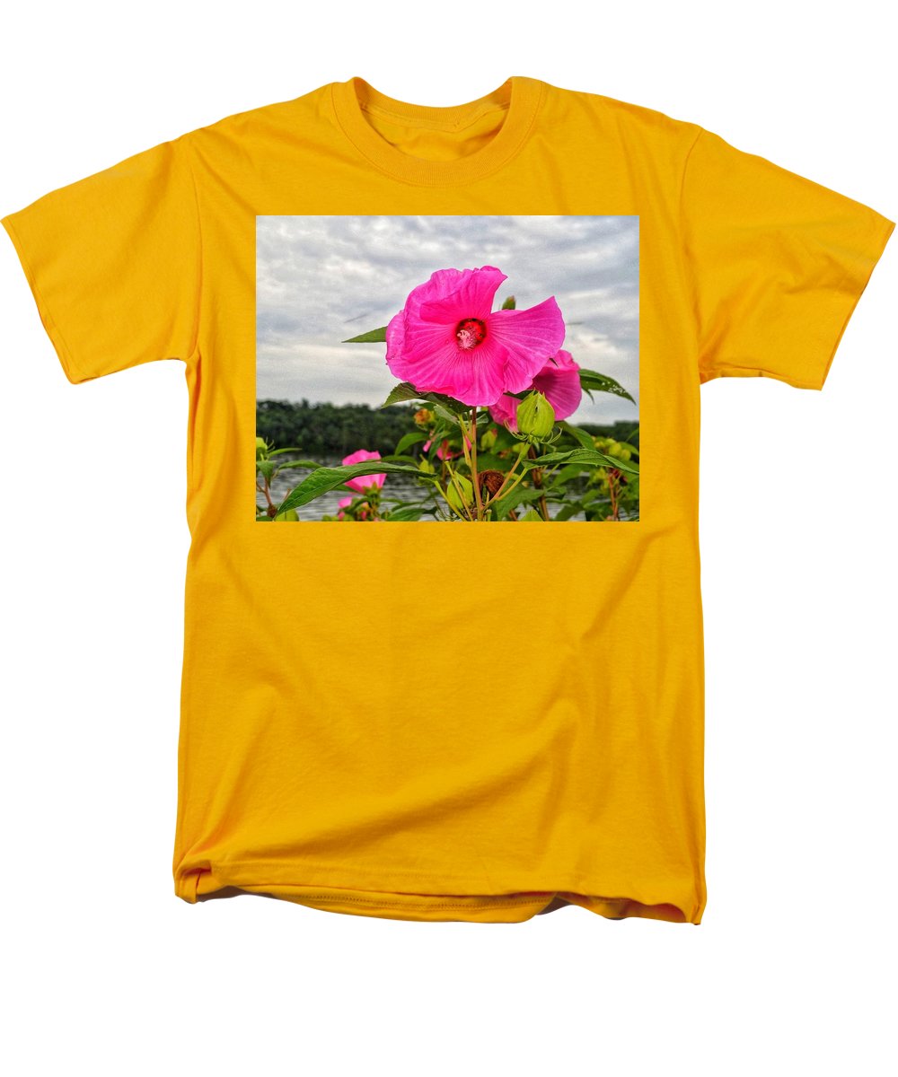 Lakeside Stunner - Men's T-Shirt  (Regular Fit)