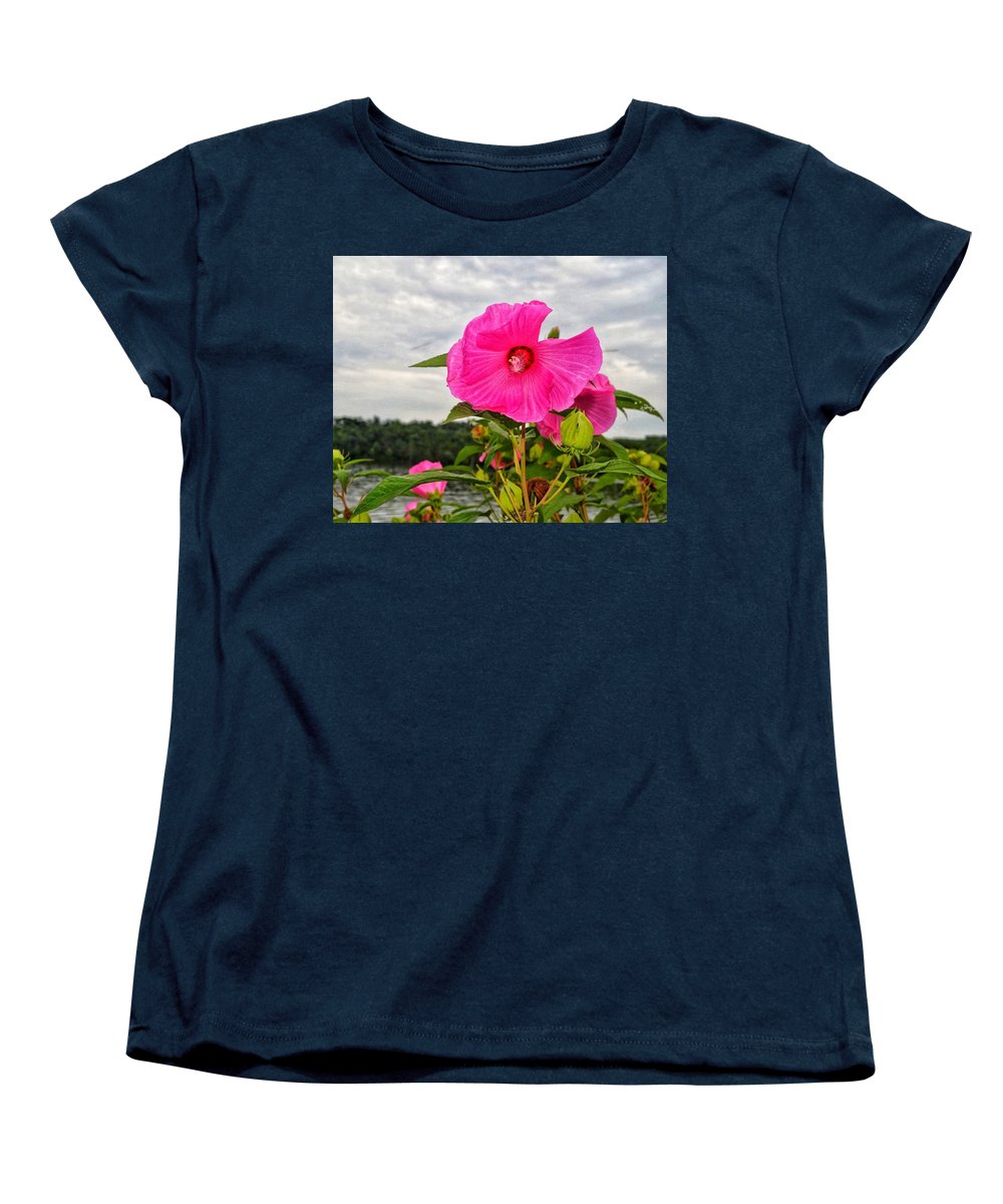Lakeside Stunner - Women's T-Shirt (Standard Fit)