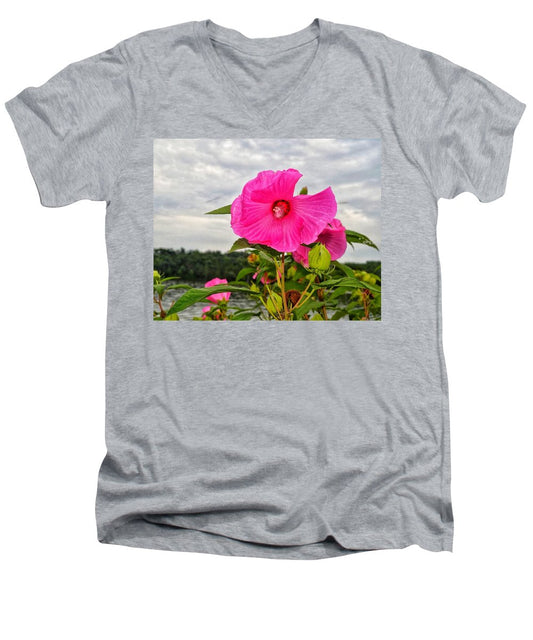 Lakeside Stunner - Men's V-Neck T-Shirt