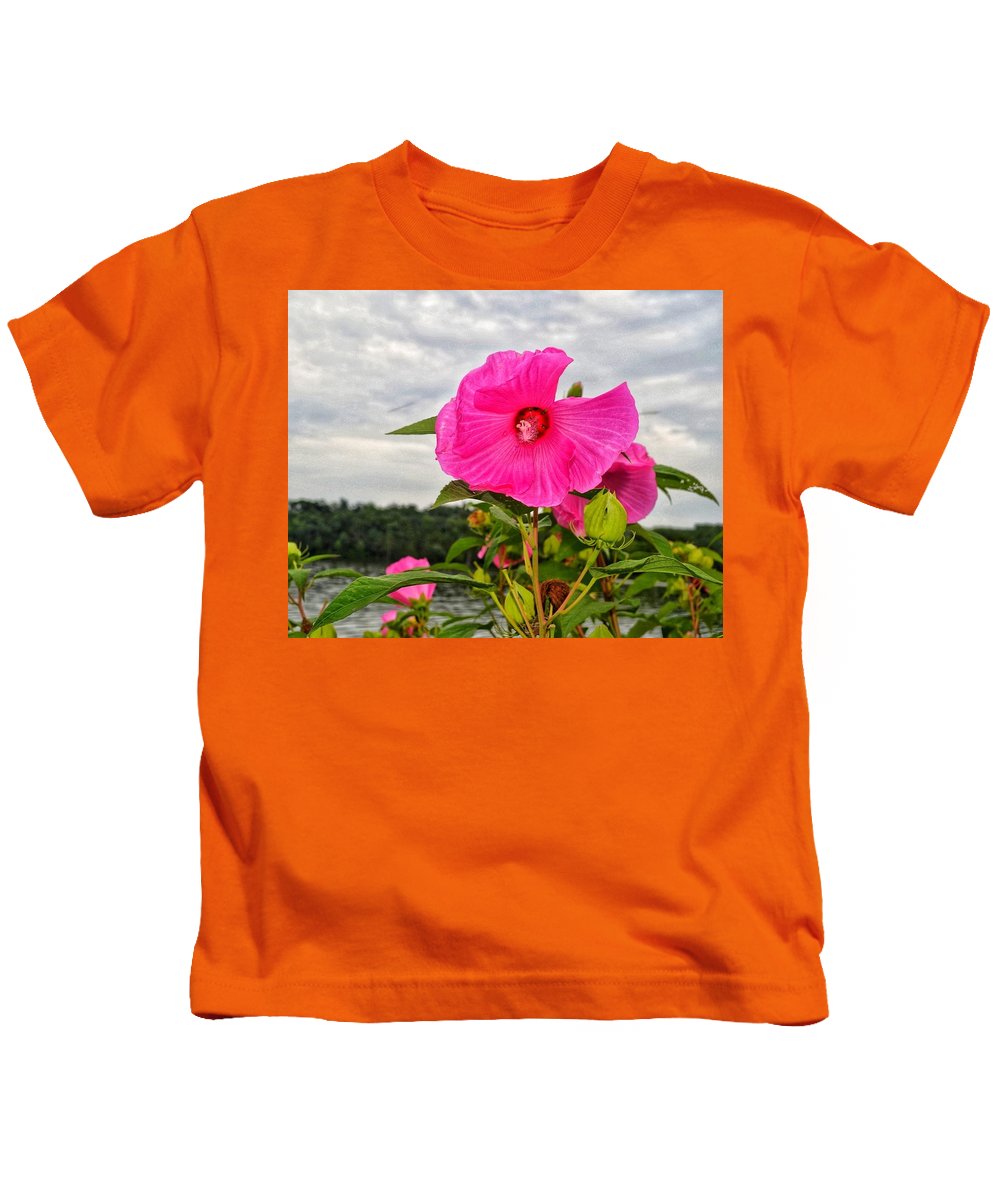 Lakeside Stunner - Kids T-Shirt
