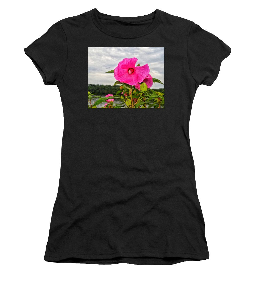 Lakeside Stunner - Women's T-Shirt