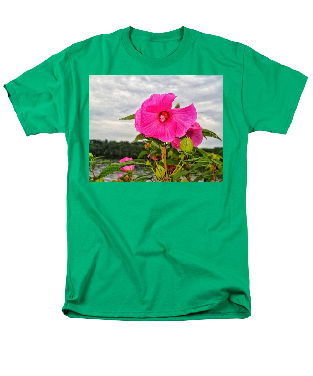 Lakeside Stunner - Men's T-Shirt  (Regular Fit)