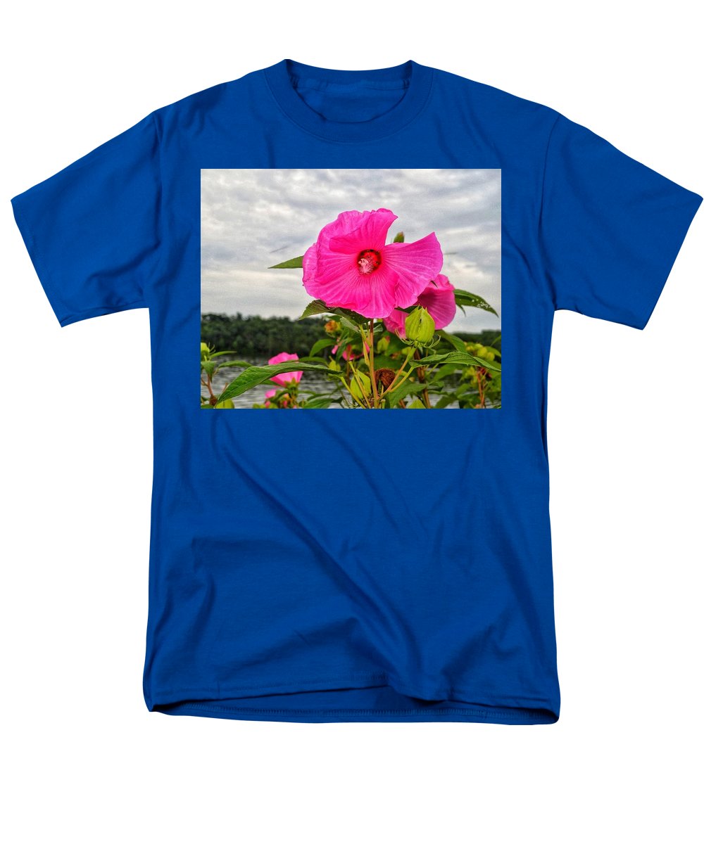 Lakeside Stunner - Men's T-Shirt  (Regular Fit)