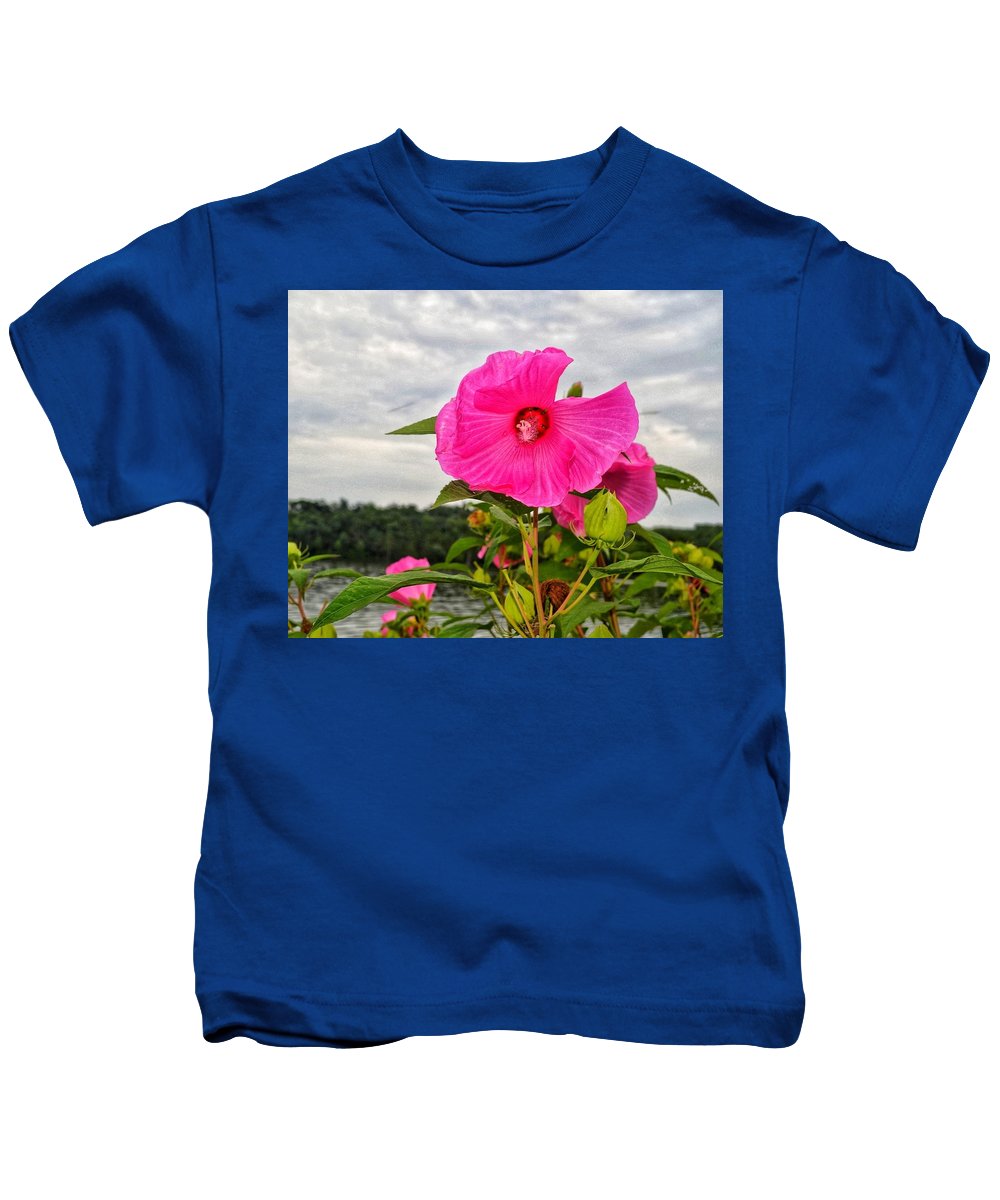 Lakeside Stunner - Kids T-Shirt
