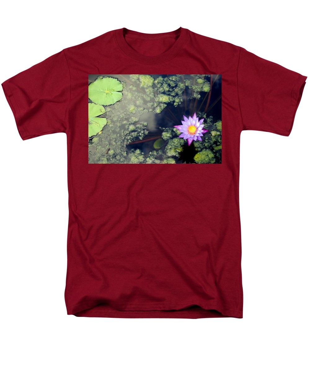 Lily Pad Pond - Men's T-Shirt  (Regular Fit)