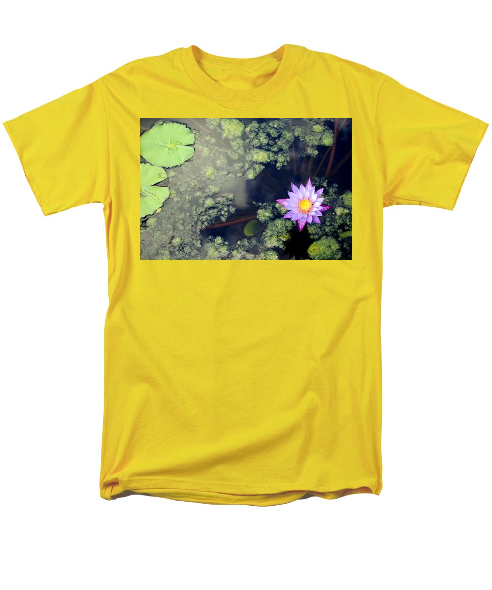 Lily Pad Pond - Men's T-Shirt  (Regular Fit)