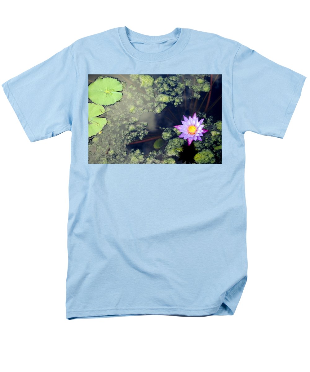 Lily Pad Pond - Men's T-Shirt  (Regular Fit)