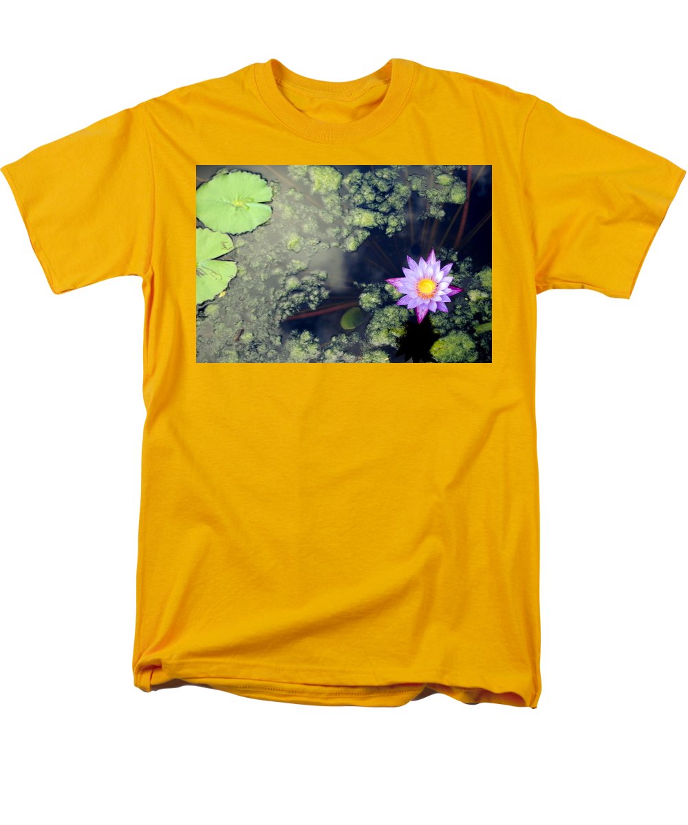 Lily Pad Pond - Men's T-Shirt  (Regular Fit)