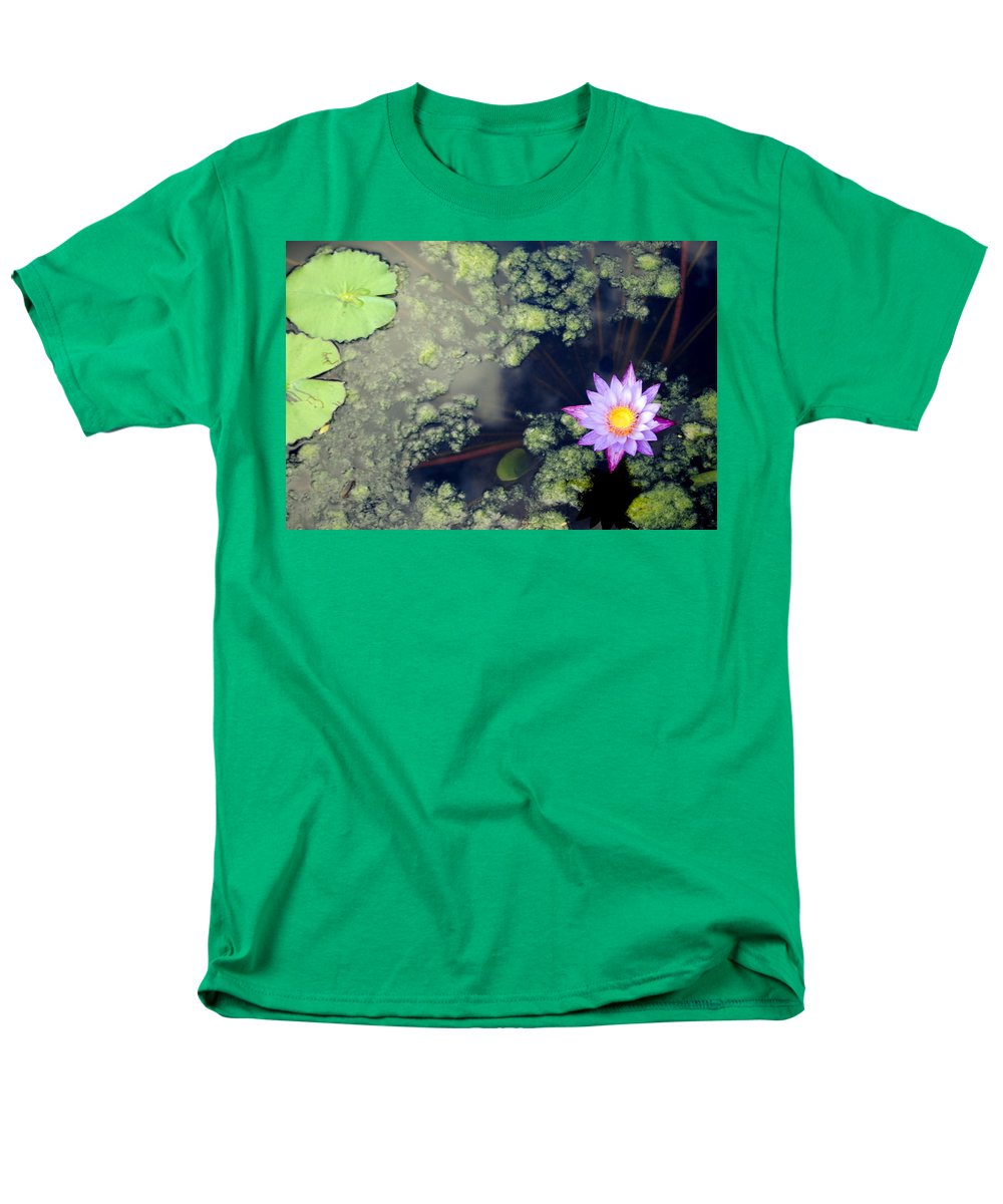 Lily Pad Pond - Men's T-Shirt  (Regular Fit)