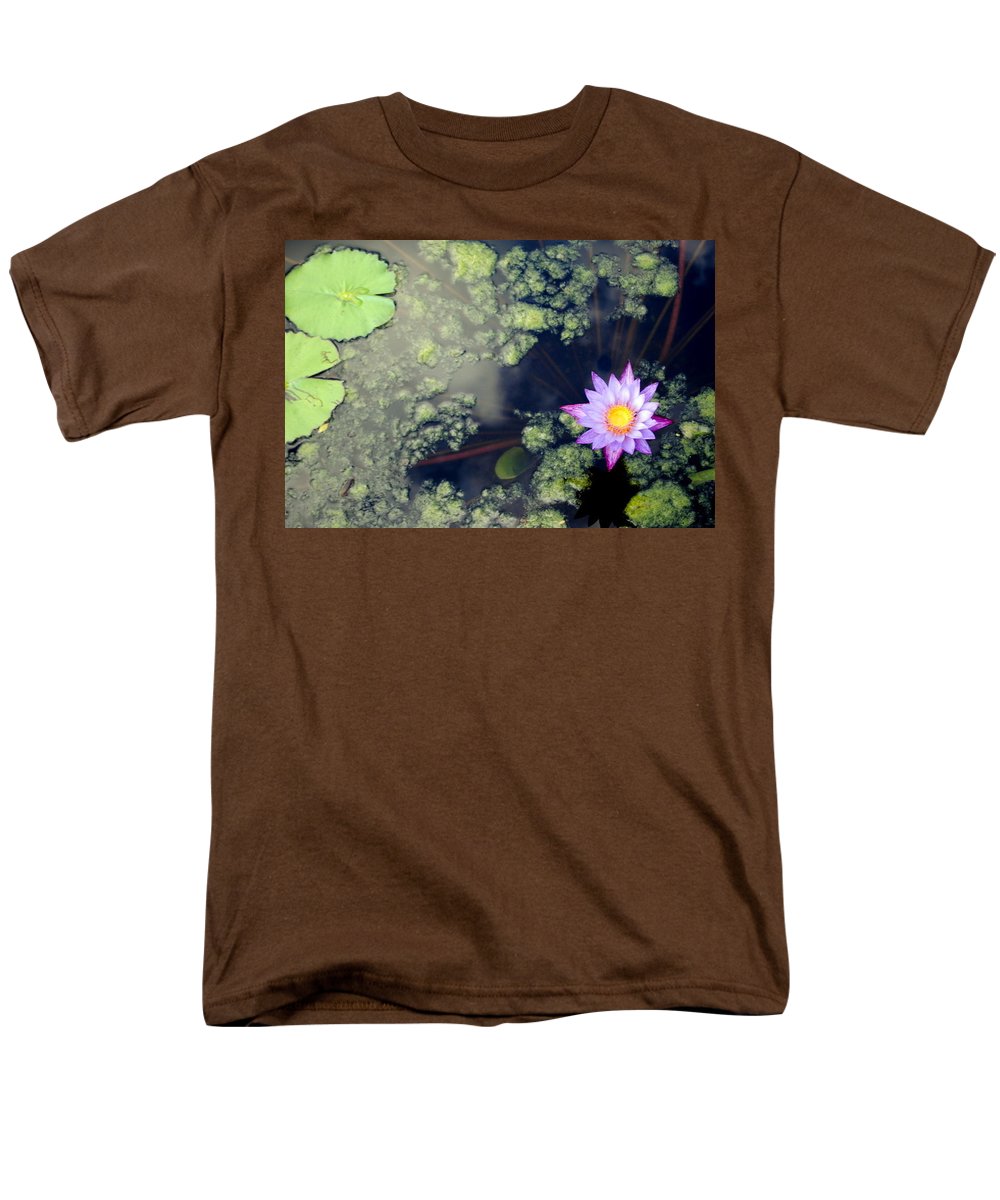 Lily Pad Pond - Men's T-Shirt  (Regular Fit)