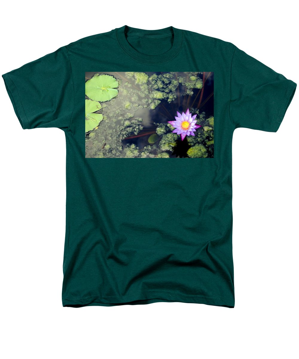 Lily Pad Pond - Men's T-Shirt  (Regular Fit)