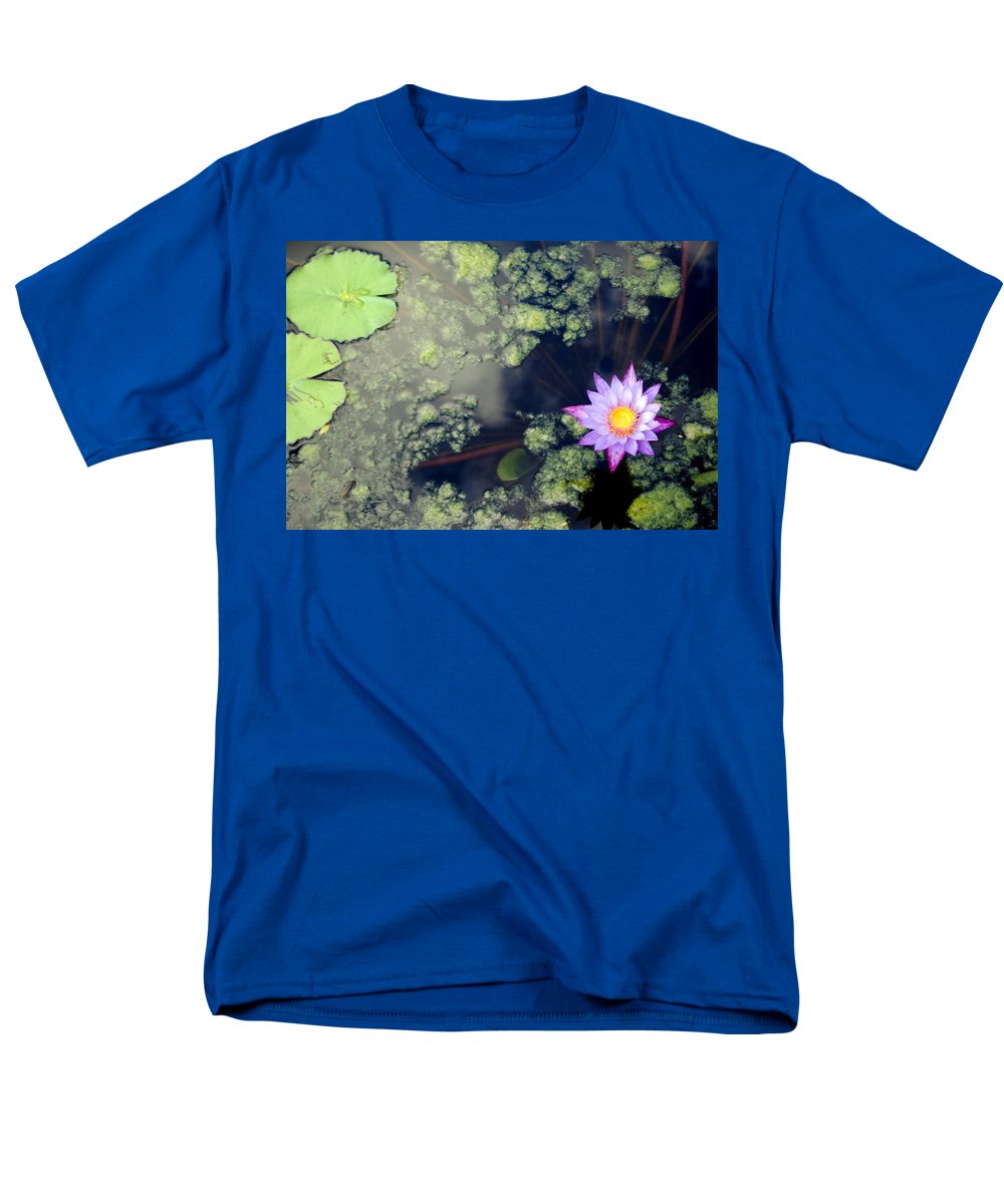 Lily Pad Pond - Men's T-Shirt  (Regular Fit)