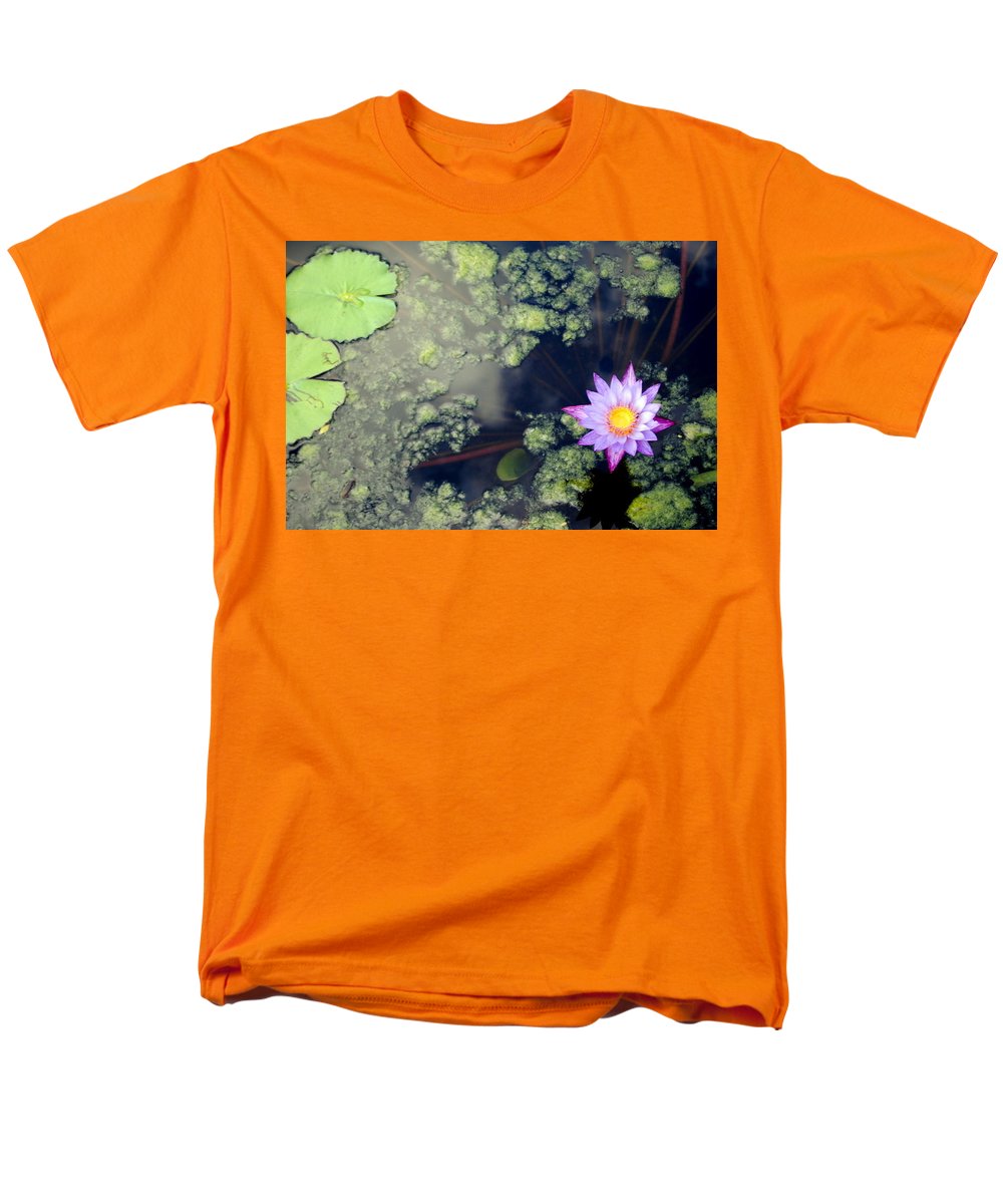 Lily Pad Pond - Men's T-Shirt  (Regular Fit)